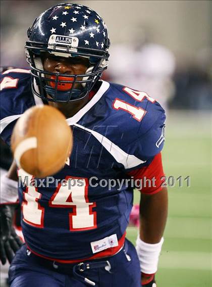 Thumbnail 1 in Allen vs. Trinity (5A Division 1 Region 1 Area Playoffs) photogallery.