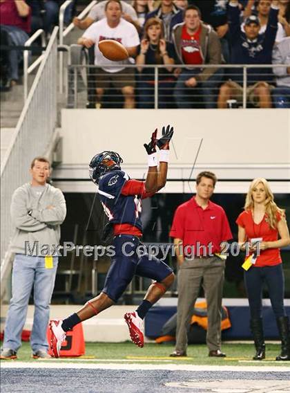 Thumbnail 2 in Allen vs. Trinity (5A Division 1 Region 1 Area Playoffs) photogallery.