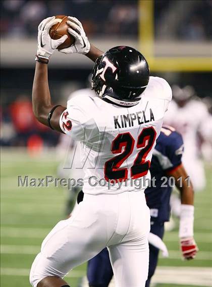 Thumbnail 2 in Allen vs. Trinity (5A Division 1 Region 1 Area Playoffs) photogallery.