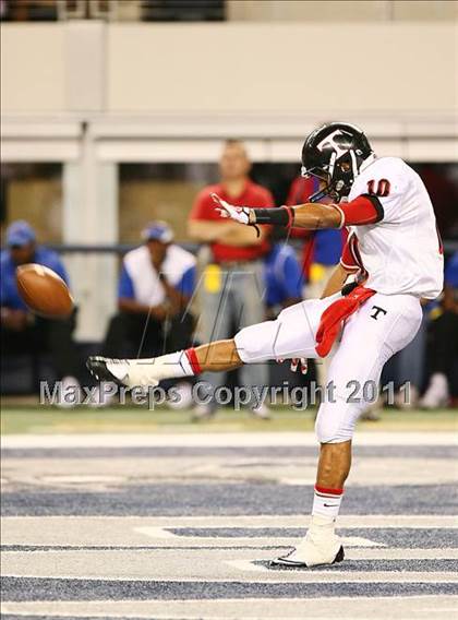 Thumbnail 2 in Allen vs. Trinity (5A Division 1 Region 1 Area Playoffs) photogallery.