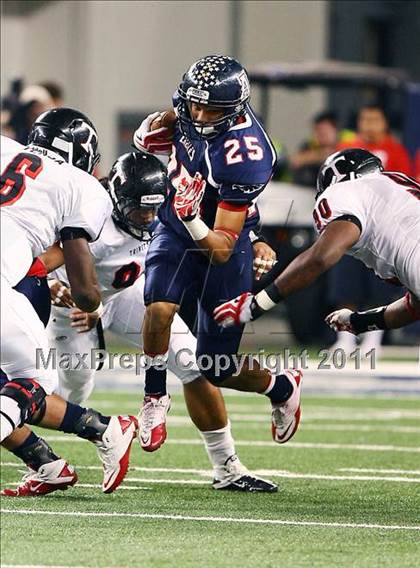 Thumbnail 3 in Allen vs. Trinity (5A Division 1 Region 1 Area Playoffs) photogallery.