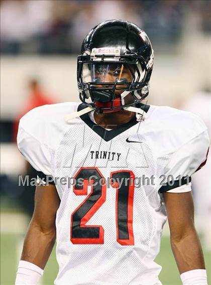 Thumbnail 3 in Allen vs. Trinity (5A Division 1 Region 1 Area Playoffs) photogallery.