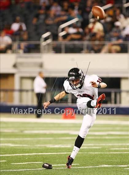 Thumbnail 2 in Allen vs. Trinity (5A Division 1 Region 1 Area Playoffs) photogallery.