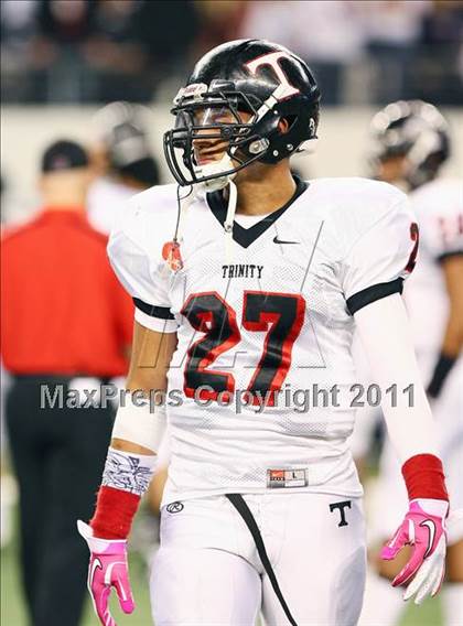 Thumbnail 2 in Allen vs. Trinity (5A Division 1 Region 1 Area Playoffs) photogallery.