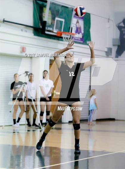 Thumbnail 1 in Van Nuys @ Granada Hills  photogallery.