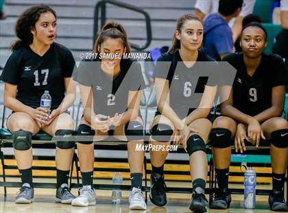 Thumbnail 1 in Van Nuys @ Granada Hills  photogallery.