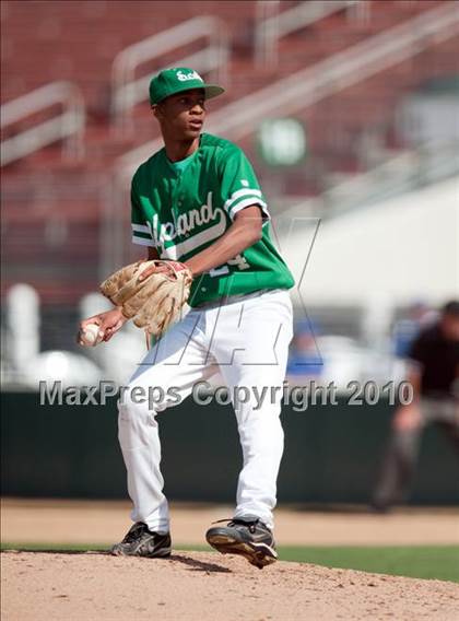 Thumbnail 1 in Upland vs. Etiwanda photogallery.