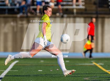 Thumbnail 1 in Robinson @ Yorktown (VHSL Class 6 State Quarterfinal) photogallery.
