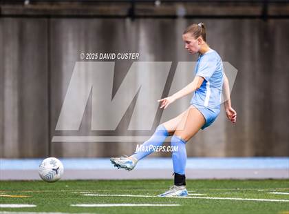 Thumbnail 2 in Robinson @ Yorktown (VHSL Class 6 State Quarterfinal) photogallery.