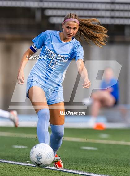Thumbnail 1 in Robinson @ Yorktown (VHSL Class 6 State Quarterfinal) photogallery.