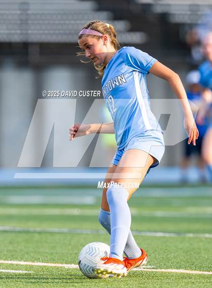 Thumbnail 2 in Robinson @ Yorktown (VHSL Class 6 State Quarterfinal) photogallery.