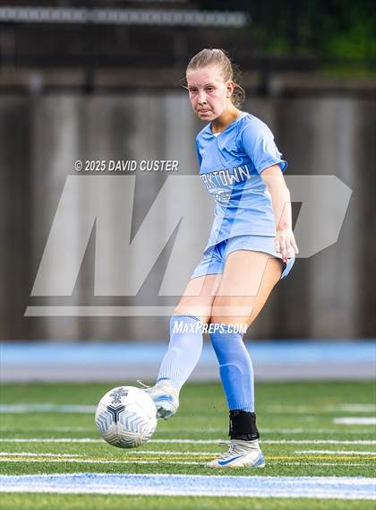 Thumbnail 2 in Robinson @ Yorktown (VHSL Class 6 State Quarterfinal) photogallery.