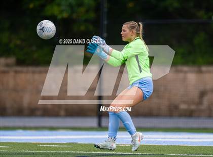 Thumbnail 3 in Robinson @ Yorktown (VHSL Class 6 State Quarterfinal) photogallery.