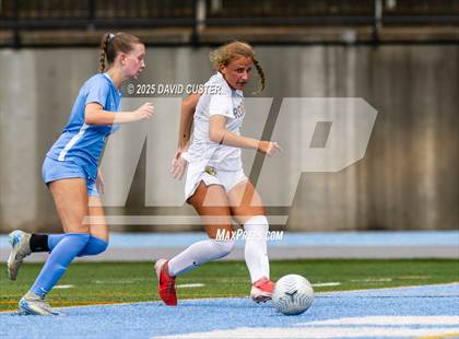 Thumbnail 2 in Robinson @ Yorktown (VHSL Class 6 State Quarterfinal) photogallery.