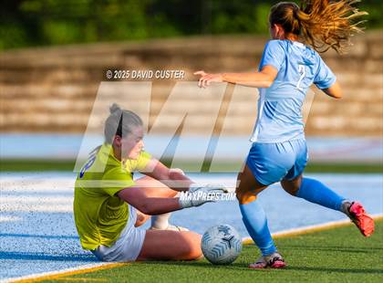 Thumbnail 3 in Robinson @ Yorktown (VHSL Class 6 State Quarterfinal) photogallery.