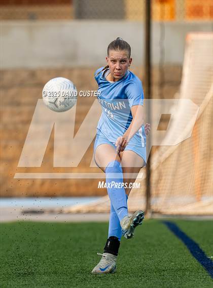 Thumbnail 1 in Robinson @ Yorktown (VHSL Class 6 State Quarterfinal) photogallery.