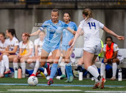 Thumbnail 2 in Robinson @ Yorktown (VHSL Class 6 State Quarterfinal) photogallery.