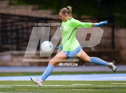Thumbnail 2 in Robinson @ Yorktown (VHSL Class 6 State Quarterfinal) photogallery.