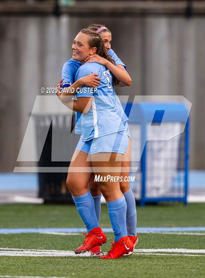 Thumbnail 2 in Robinson @ Yorktown (VHSL Class 6 State Quarterfinal) photogallery.