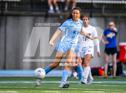 Thumbnail 3 in Robinson @ Yorktown (VHSL Class 6 State Quarterfinal) photogallery.