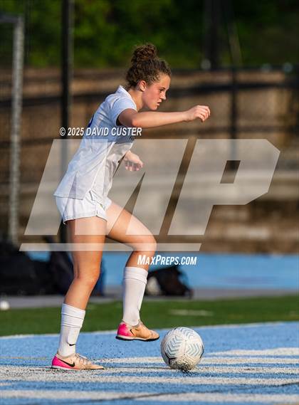 Thumbnail 3 in Robinson @ Yorktown (VHSL Class 6 State Quarterfinal) photogallery.