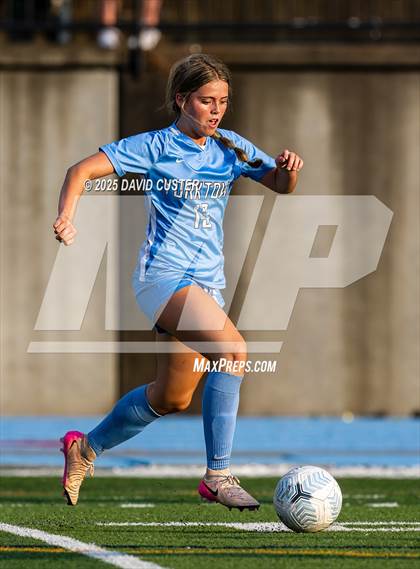 Thumbnail 1 in Robinson @ Yorktown (VHSL Class 6 State Quarterfinal) photogallery.