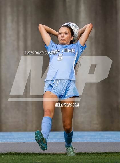 Thumbnail 1 in Robinson @ Yorktown (VHSL Class 6 State Quarterfinal) photogallery.