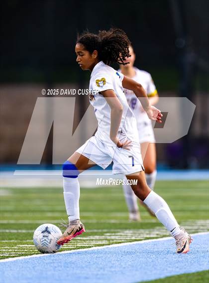 Thumbnail 2 in Robinson @ Yorktown (VHSL Class 6 State Quarterfinal) photogallery.