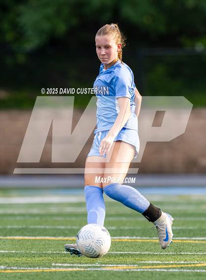 Thumbnail 2 in Robinson @ Yorktown (VHSL Class 6 State Quarterfinal) photogallery.