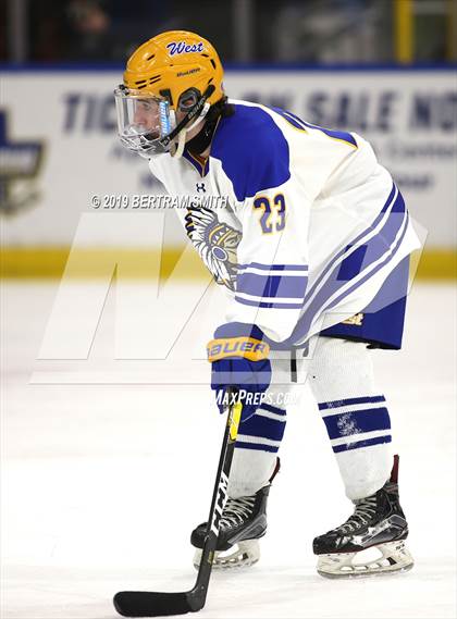 Thumbnail 2 in West Seneca East vs. West Seneca West photogallery.