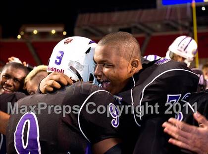 Thumbnail 1 in West Stokes vs. Kinston (NCHSAA 2AA State Final) photogallery.