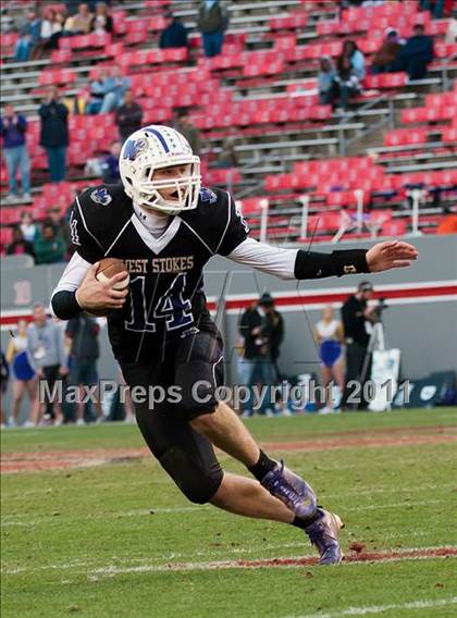 Thumbnail 1 in West Stokes vs. Kinston (NCHSAA 2AA State Final) photogallery.