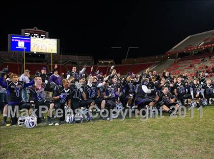 Thumbnail 3 in West Stokes vs. Kinston (NCHSAA 2AA State Final) photogallery.