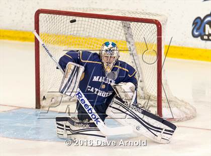 Thumbnail 2 in Malden Catholic @ Boston College High photogallery.