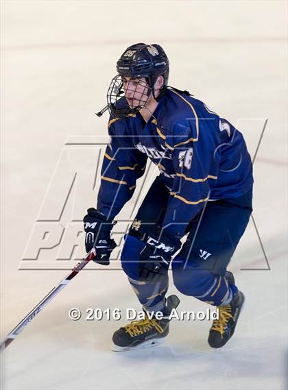 Thumbnail 3 in Malden Catholic @ Boston College High photogallery.