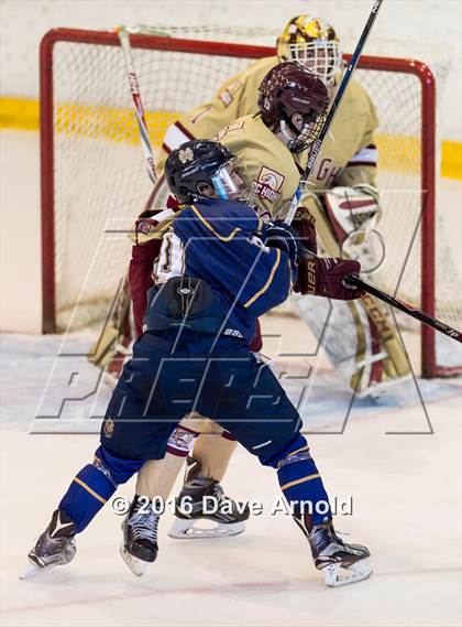 Thumbnail 2 in Malden Catholic @ Boston College High photogallery.