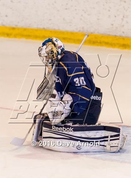 Thumbnail 3 in Malden Catholic @ Boston College High photogallery.