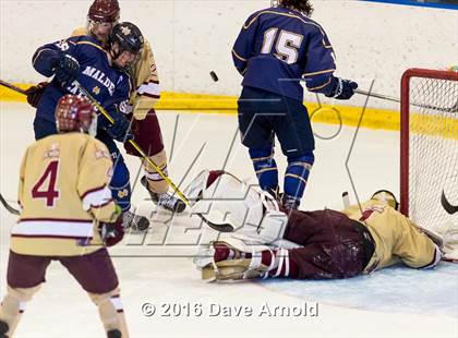 Thumbnail 2 in Malden Catholic @ Boston College High photogallery.