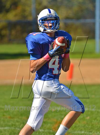 Thumbnail 1 in Cromwell @ Nonnewaug photogallery.