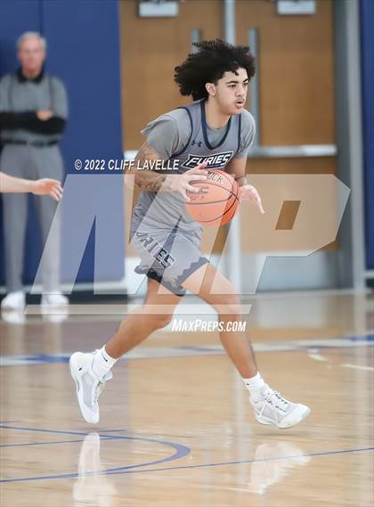 Thumbnail 1 in Forsyth Country Day vs Peninsula Catholic (Lowcountry Roundball Classic) photogallery.