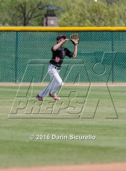 Thumbnail 2 in Shaker Heights vs. Simi Valley (Coach Bob National Invitational) photogallery.