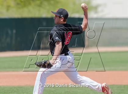 Thumbnail 2 in Shaker Heights vs. Simi Valley (Coach Bob National Invitational) photogallery.