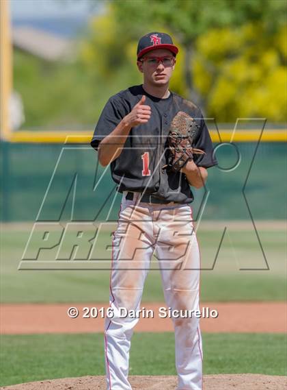 Thumbnail 2 in Shaker Heights vs. Simi Valley (Coach Bob National Invitational) photogallery.