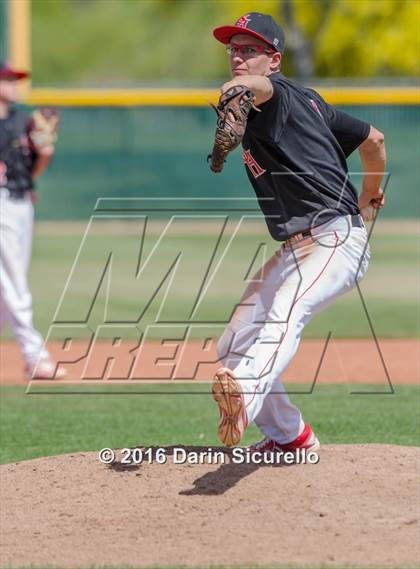 Thumbnail 2 in Shaker Heights vs. Simi Valley (Coach Bob National Invitational) photogallery.