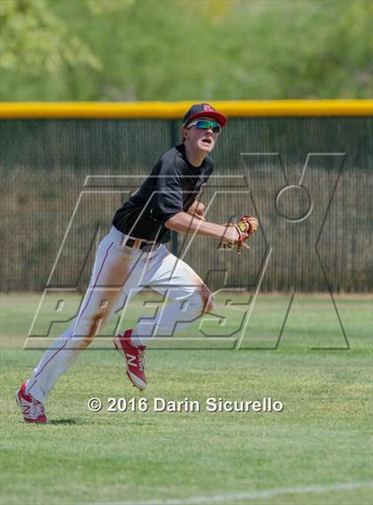 Thumbnail 2 in Shaker Heights vs. Simi Valley (Coach Bob National Invitational) photogallery.