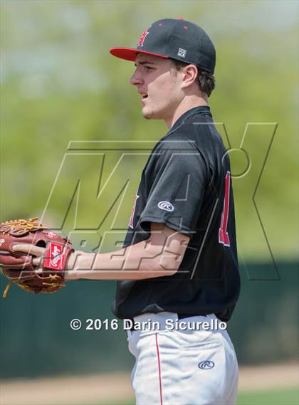 Thumbnail 2 in Shaker Heights vs. Simi Valley (Coach Bob National Invitational) photogallery.