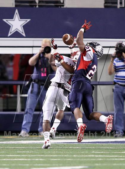 Thumbnail 1 in Lamar vs. Allen (UIL 5A Division 1 Final) photogallery.