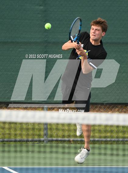 Thumbnail 1 in TSSAA District 8 AA Individual Tournament Round 2 photogallery.
