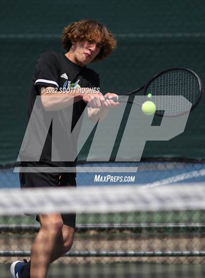 Thumbnail 2 in TSSAA District 8 AA Individual Tournament Round 2 photogallery.