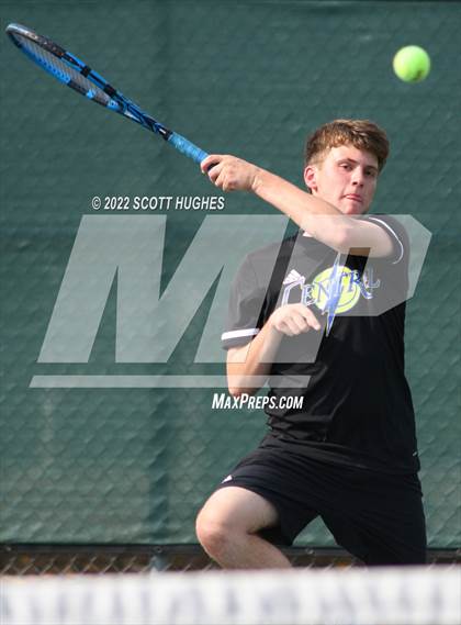 Thumbnail 1 in TSSAA District 8 AA Individual Tournament Round 2 photogallery.